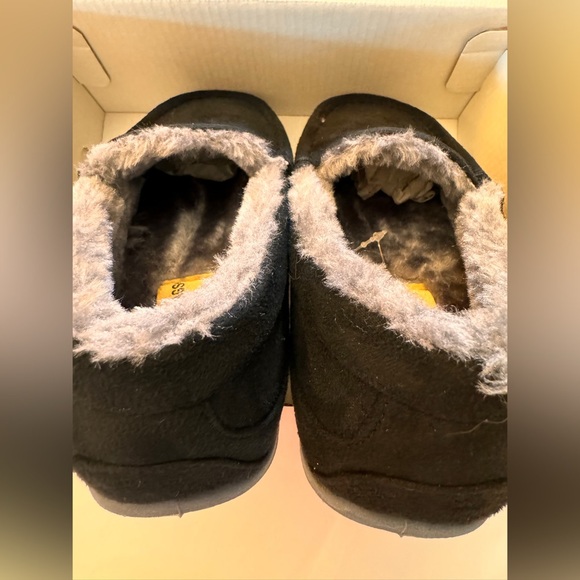 Deer Stags Slipperooz. NWT. Size 1M. Wonderfully Warm. Indoor/Outdoor sole. - Picture 9 of 12